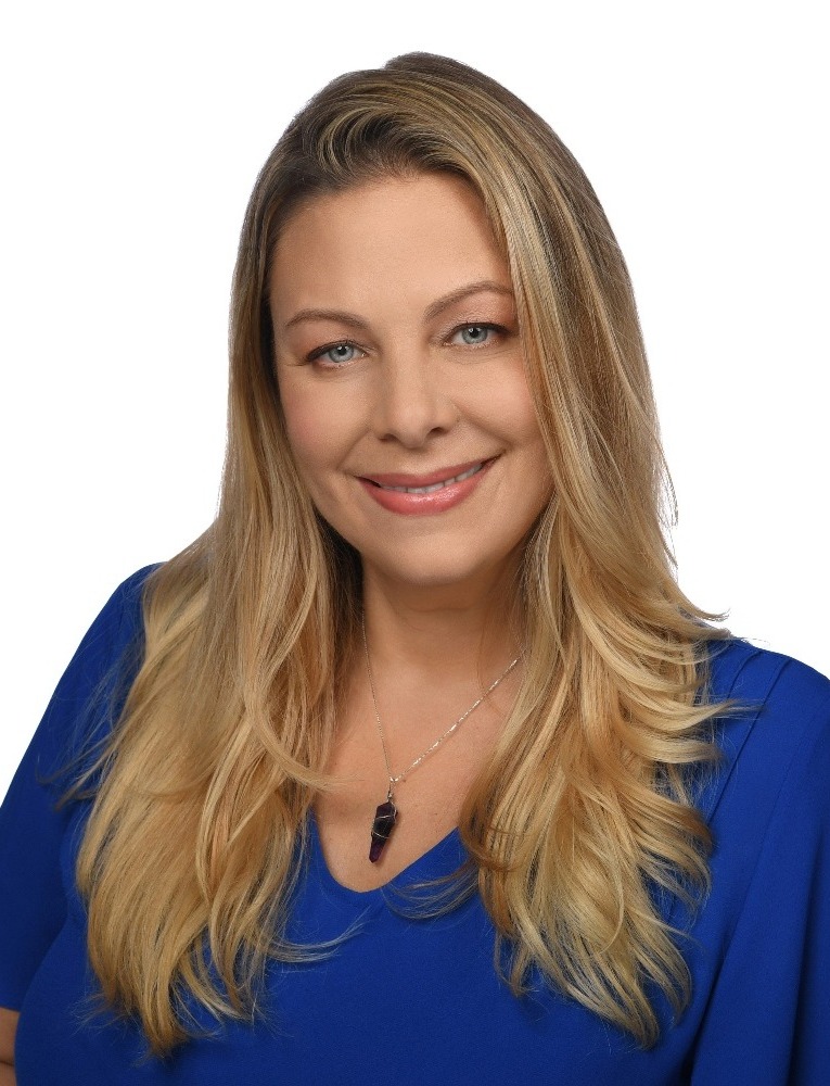 Kate Yeadaker headshot